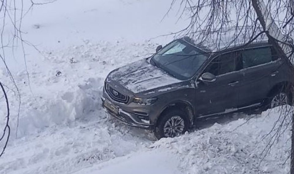 «УЭТ» просит ульяновских водителей не ездить по трамвайным рельсам