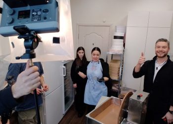 Первый канал запечатлел в Ульяновске мастеров по камню и шоколаду