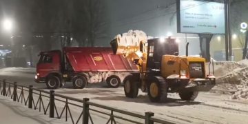 172 самосвала снега вывезли за ночь с территории Ульяновска