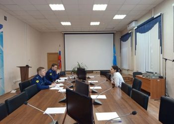 Пациенты онкодиспансера пожаловались зампрокурора на проблемы с ЖКХ и пенсиями