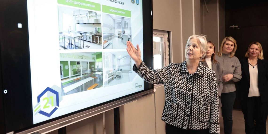 Губернатор оценил ход капремонта ульяновской гимназии №21