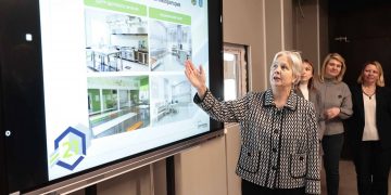 Губернатор оценил ход капремонта ульяновской гимназии №21