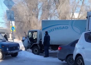 На Автозаводской не разъехались два автомобиля, есть пострадавший