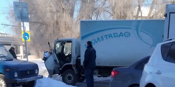 На Автозаводской не разъехались два автомобиля, есть пострадавший