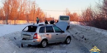 На Кольцевой в Ульяновске столкнулись «Калина» и маршрутка