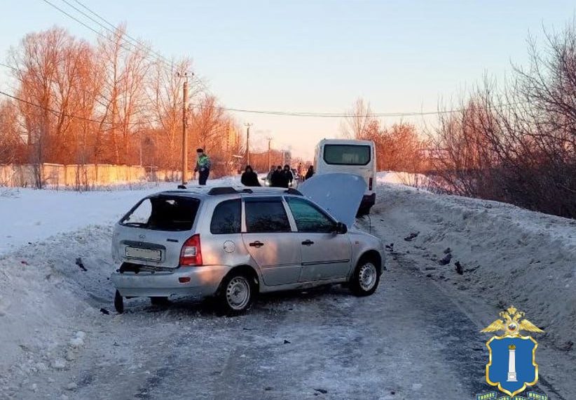 На Кольцевой в Ульяновске столкнулись «Калина» и маршрутка