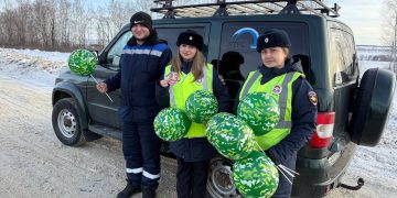 В Ульяновской области «женские патрули» поздравили водителей с 23 Февраля