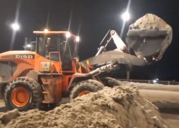 Под занавес зимы: За сутки с улиц Ульяновска вывезли почти 300 самосвалов снега