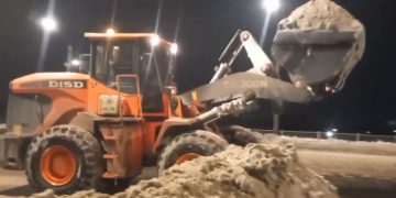 Под занавес зимы: За сутки с улиц Ульяновска вывезли почти 300 самосвалов снега