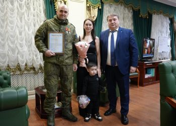 Мэр Ульяновска вручил жилищный сертификат семье участника СВО