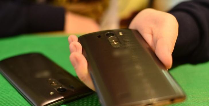 85% ульяновских родителей поддержали запрет телефонов в школах