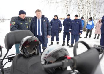 Мэр Болдакин передал ульяновским спасателям ключи от «Тайги»