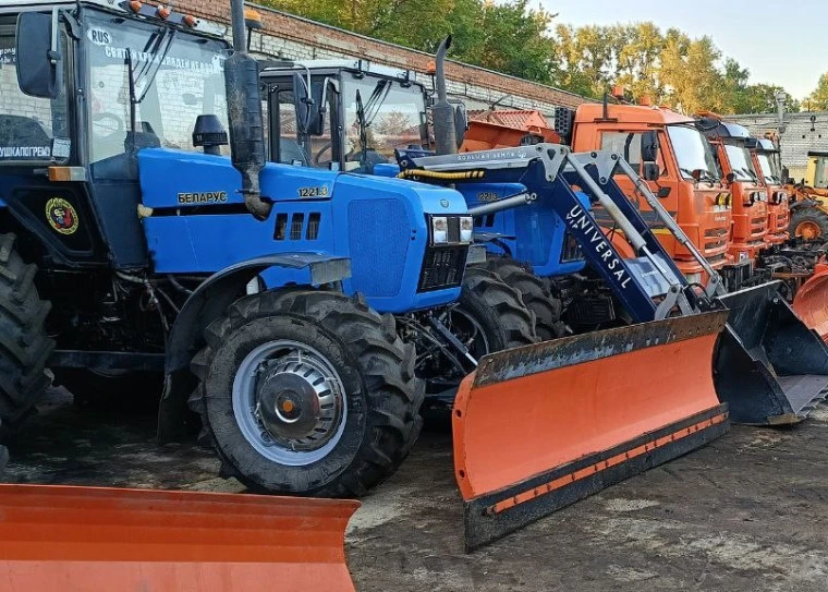 На смену «Бобкату»: ульяновские озеленители получат 130-сильный трактор