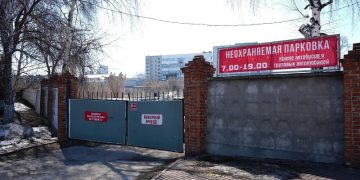 В Ульяновске возобновляет работу бесплатная парковка у бывшего Суворовского училища
