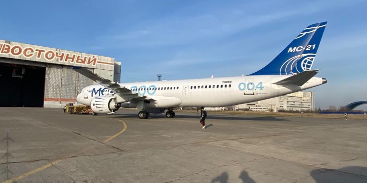 Работникам аэропорта «Ульяновск-Восточный» не выдавали спецодежду