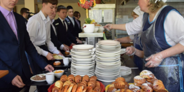 Школы, лицеи и детские сады Димитровграда не заплатили ₽39 млн за питание детей