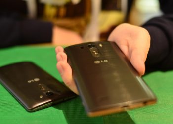 85% ульяновских родителей поддержали запрет телефонов в школах