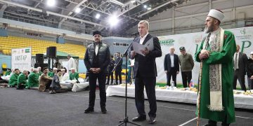 На ужине Ифтар Русских поблагодарил мусульман региона за милосердие