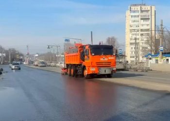 20 марта на улицы Ульяновска вышел дорожный пылесос