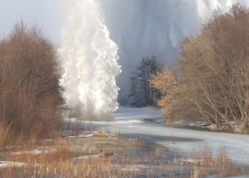 Как взрывали лёд на Сызранке: видео с места событий