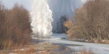 Как взрывали лёд на Сызранке: видео с места событий