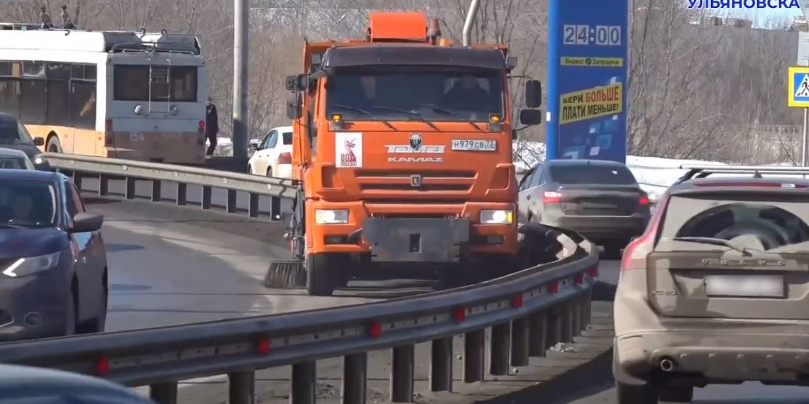 Ульяновские коммунальные службы перевели технику на весенне-летний формат работы