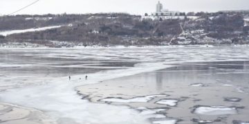 В Ульяновске пропали двое подростков, решивших сократить путь через Волгу
