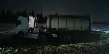 Один человек погиб и один покалечился в столкновении автоцистерны и легковушки под Ульяновском