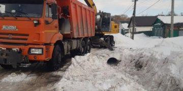 Мостовая готовится к паводку: вывезено 5000 кубов снега