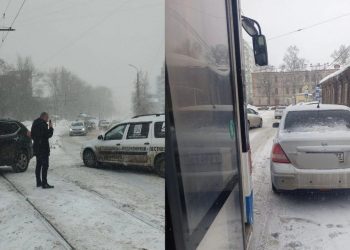 На Радищева встали трамваи из-за ДТП и парковщика