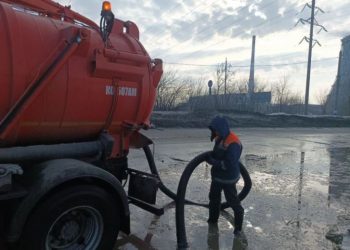 На выходных ульяновские дорожники боролись с водой, снегом и ямами