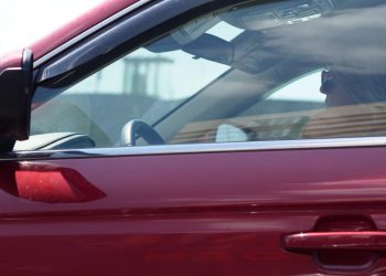 Автомобилистов призвали убрать машины с шести улиц Ульяновска