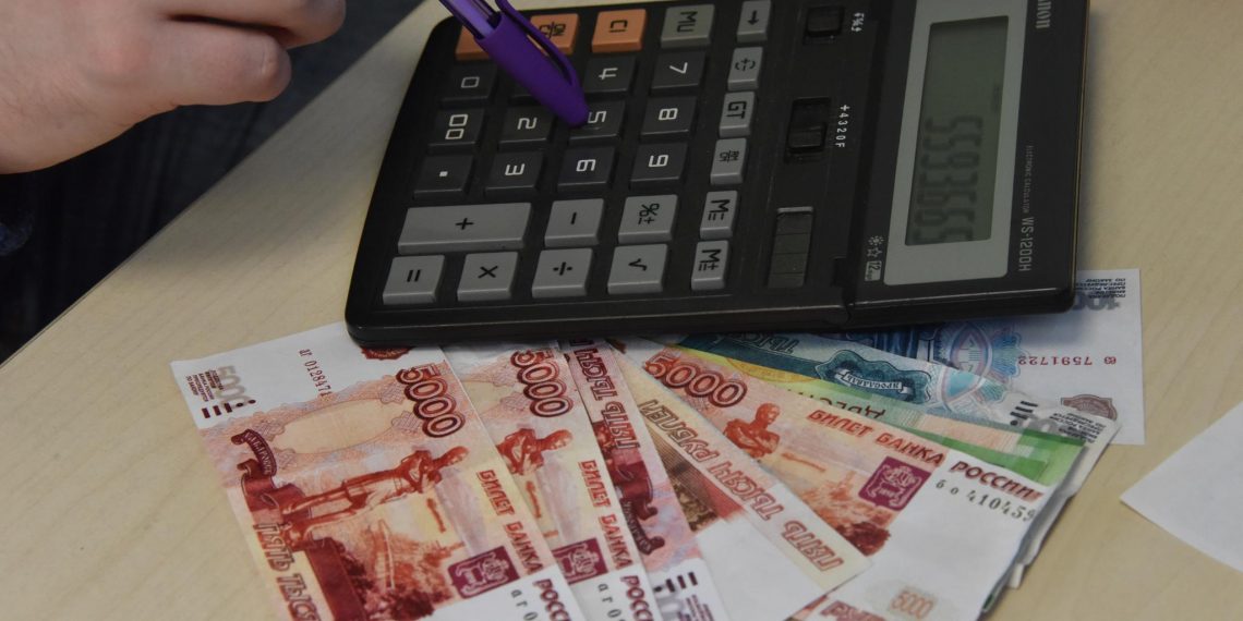 SuperJob выяснил, как ульяновцы предпочитают занимать и одалживать деньги