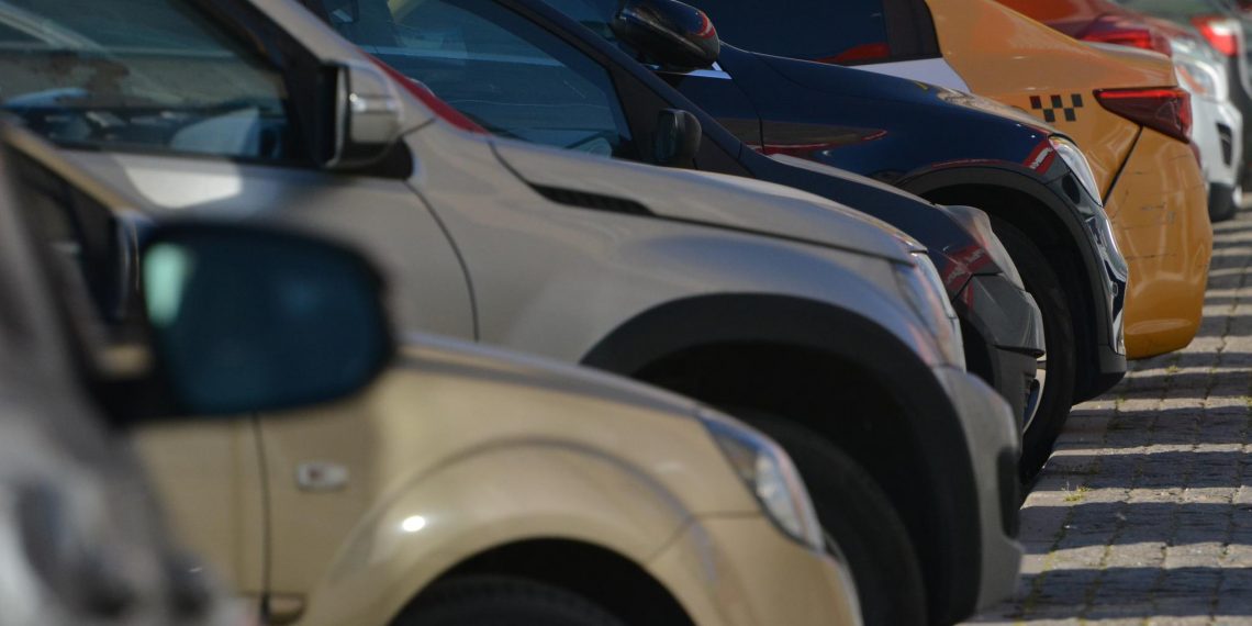 «Дорремстрой» просит ульяновцев не парковаться на семи улицах Ульяновска