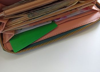 Ульяновец отоварился на 30 тысяч рублей с найденной на улице карты