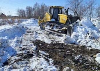 Ульяновский мэр бросил спецтехнику на защиту Лугового от паводка