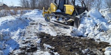 Ульяновский мэр бросил спецтехнику на защиту Лугового от паводка