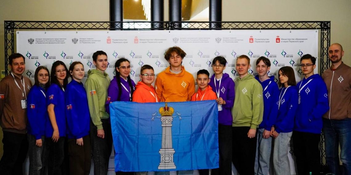 Робот ульяновских школьников победил в окружном этапе