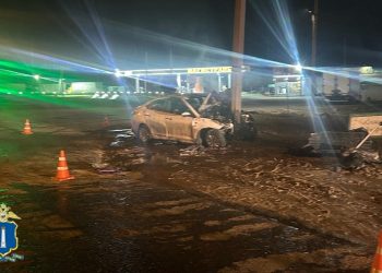 Ночью под Ульяновском Hyundai Solaris влетел в опору ЛЭП