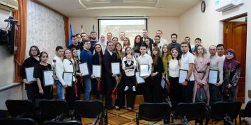 26 молодых семей Ульяновска получили жилищные сертификаты из рук мэра