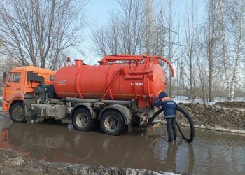 Болдакин проинспектировал ход противопаводковых мероприятий и ремонт дорог в Ульяновске