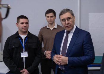 Глава Минобрнауки РФ оценил разработки ульяновских студентов для медицины и фармации