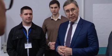 Глава Минобрнауки РФ оценил разработки ульяновских студентов для медицины и фармации