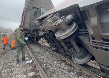 Вероятной причиной аварии поезда под Ульяновском назвали плохое состояние ж/д полотна