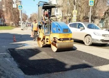 За сутки в Ульяновске отремонтировали 14 участков дорог