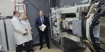Спирчагов взял на контроль ремонт аппаратов лучевой терапии в ульяновском онкодиспансере
