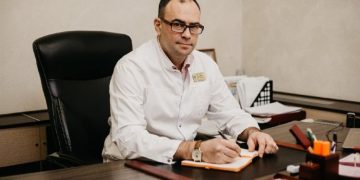 Финансовые нарушения в ЦК МСЧ Ульяновска: главврача Юрия Келина уволили