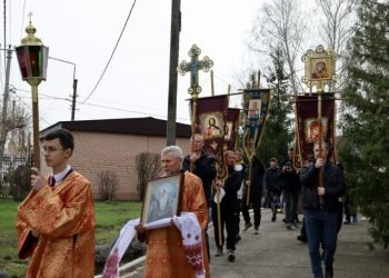 Более 300 верующих прошли крестным ходом в ульяновской Мостовой в праздник Красная горка