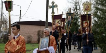 Более 300 верующих прошли крестным ходом в ульяновской Мостовой в праздник Красная горка