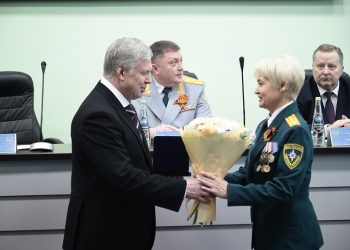 Русских вручил награды 32 сотрудникам противопожарной службы Ульяновской области